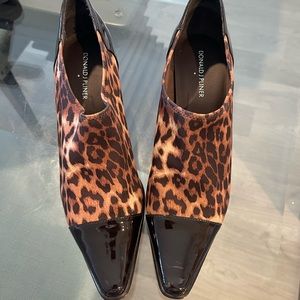 Donald Pliner booties size 11
